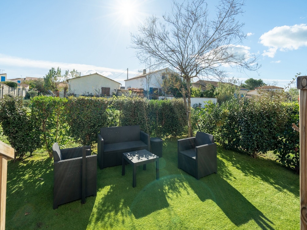 Spacious Stay by Serignan Sea