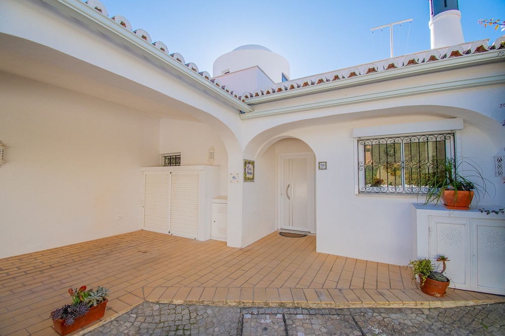 99 ADM Casa Mendes Fabulous Townhouse With Share