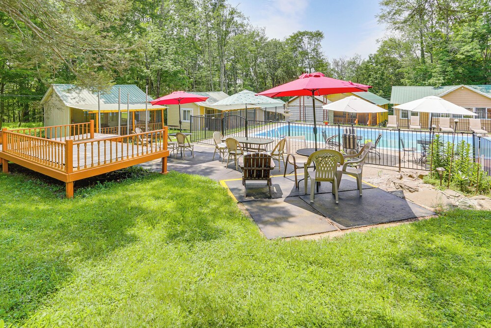 5 Mi to Marina & Raceways: Mongaup Valley Retreat!