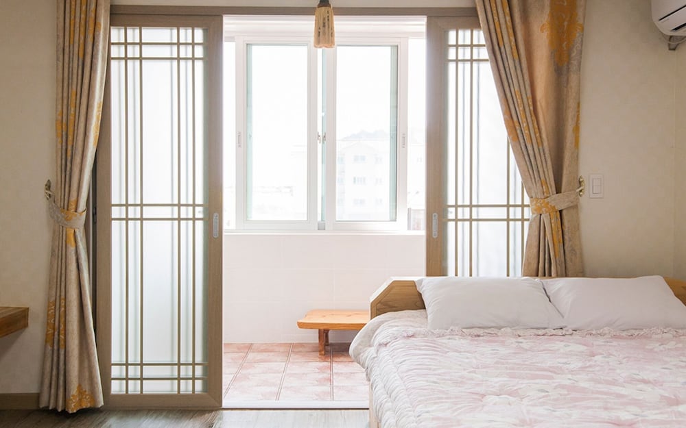 Jeju On the Stone Guest House 2 view 4