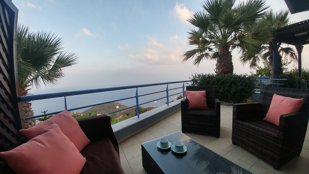 Villa Afrodite PRIVATE POOL On The Roof Sea View view 2