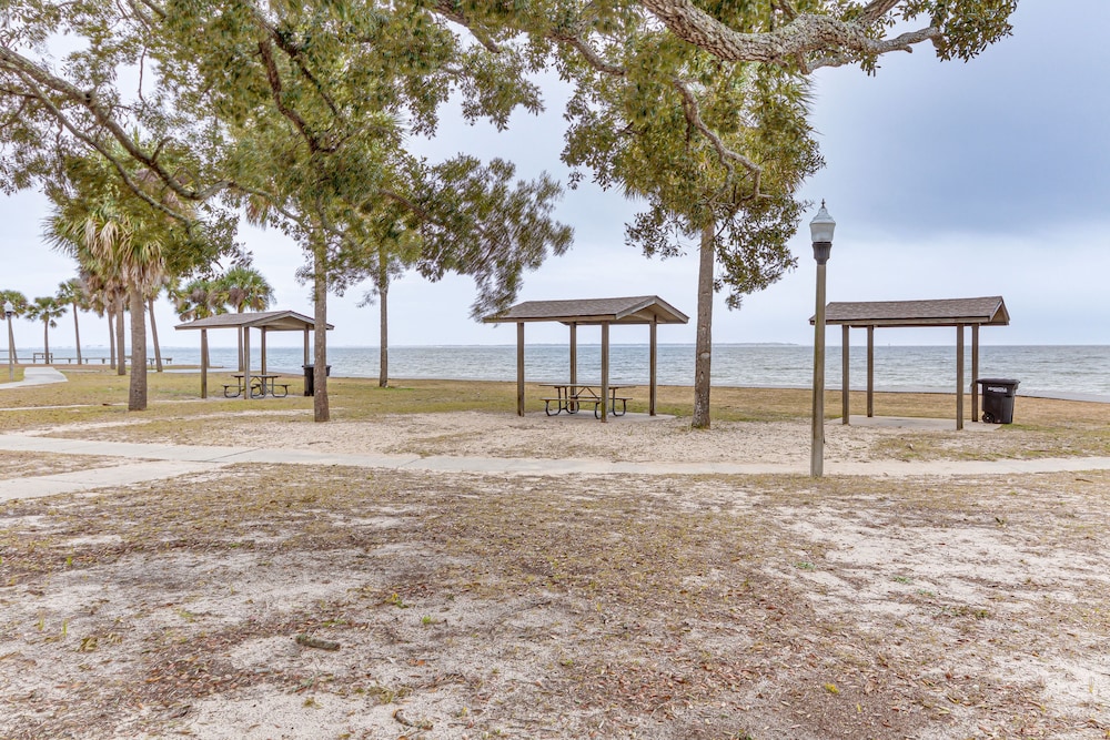 Charming Coastal Pensacola Home 1 Mi to Palafox St