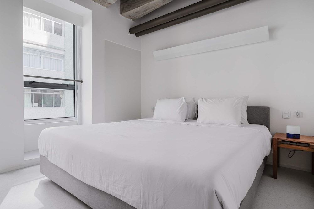 Eugenio Retreat Stylish 2 BR in Sao Paulo