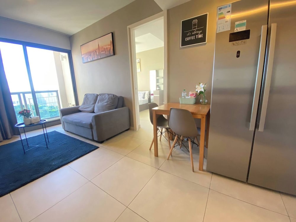 Sea View High Floor 2 Bed Room-excellent Location
