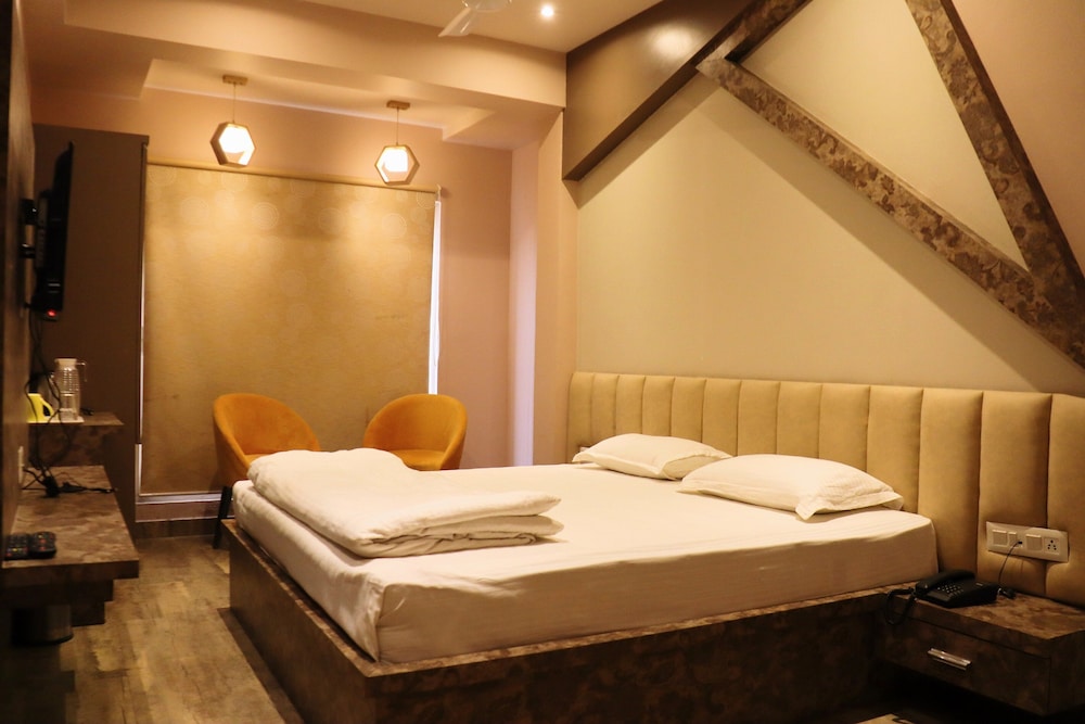 Hotel Yellowroots
