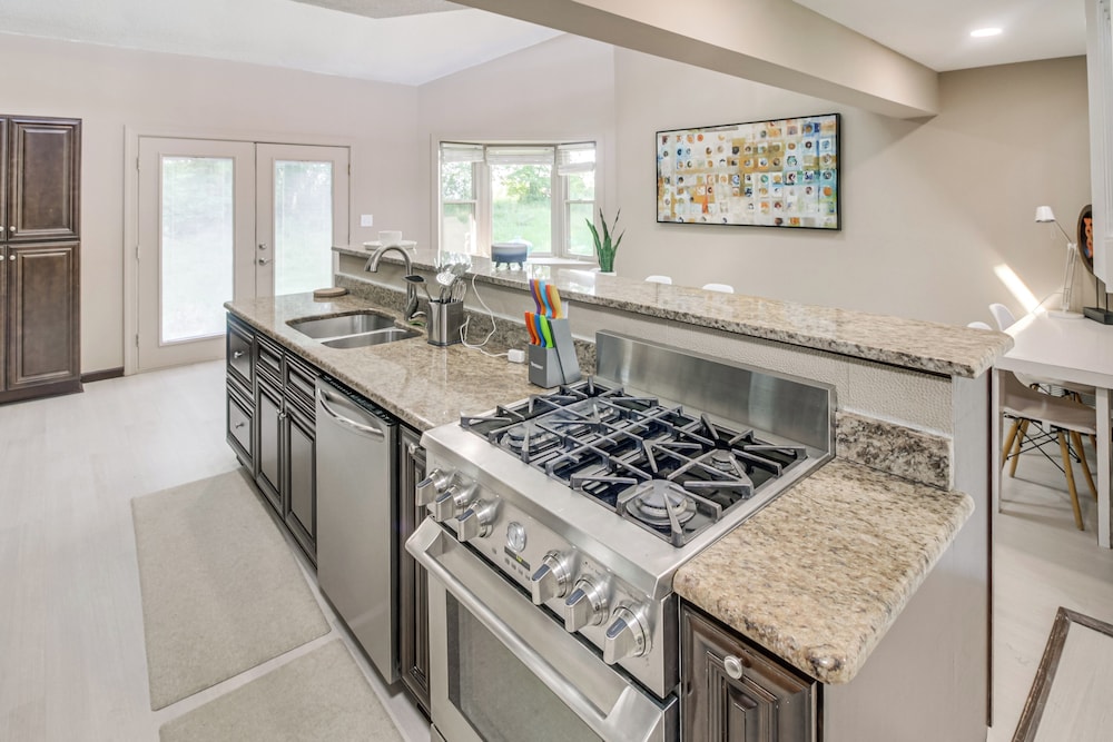 Spacious Home w/ Game Room, 2 Mi to Concord Mills!