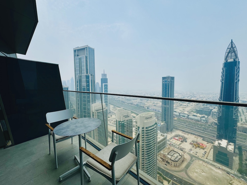 Venduras -Majestic Luxe 2BR Address Opera