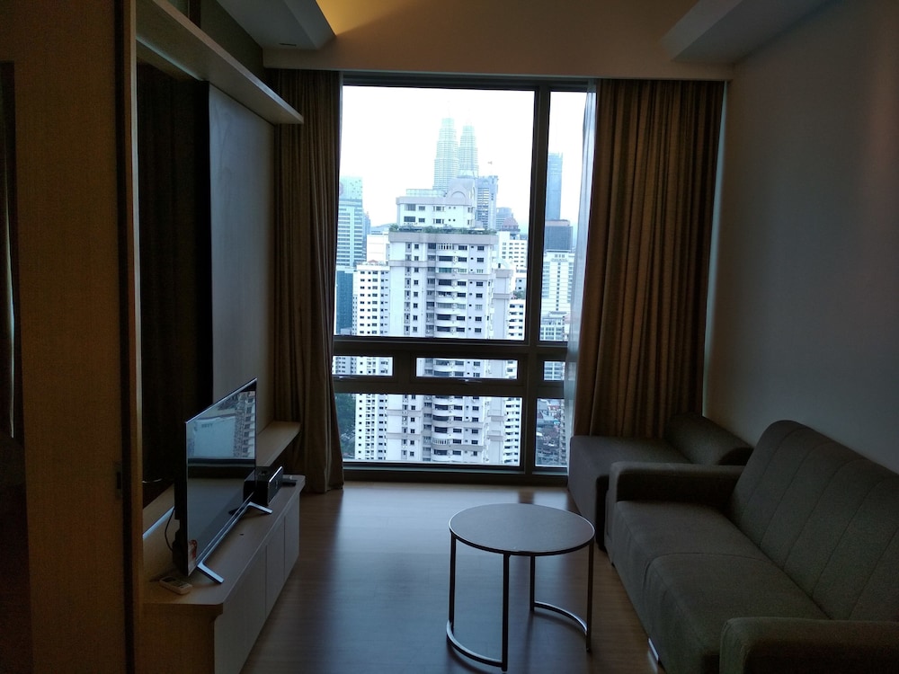 Queens Service Suite at Swiss Garden Residences