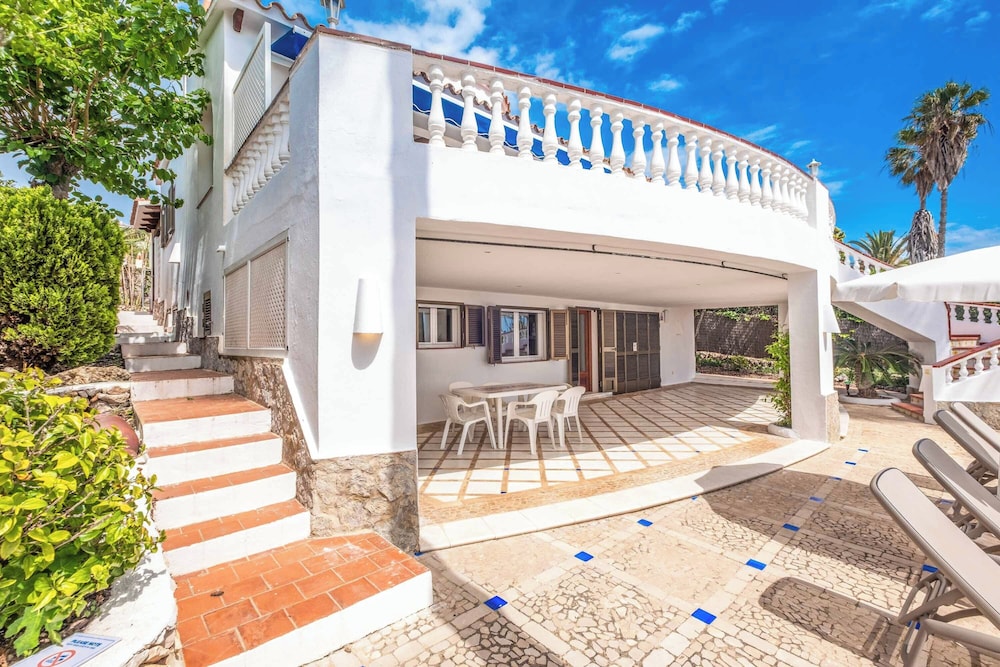 Villa Delfin