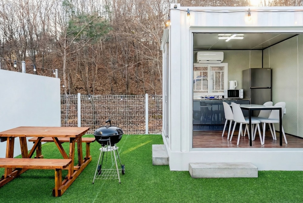 Gangneung Pinehill Park Pension&caravan