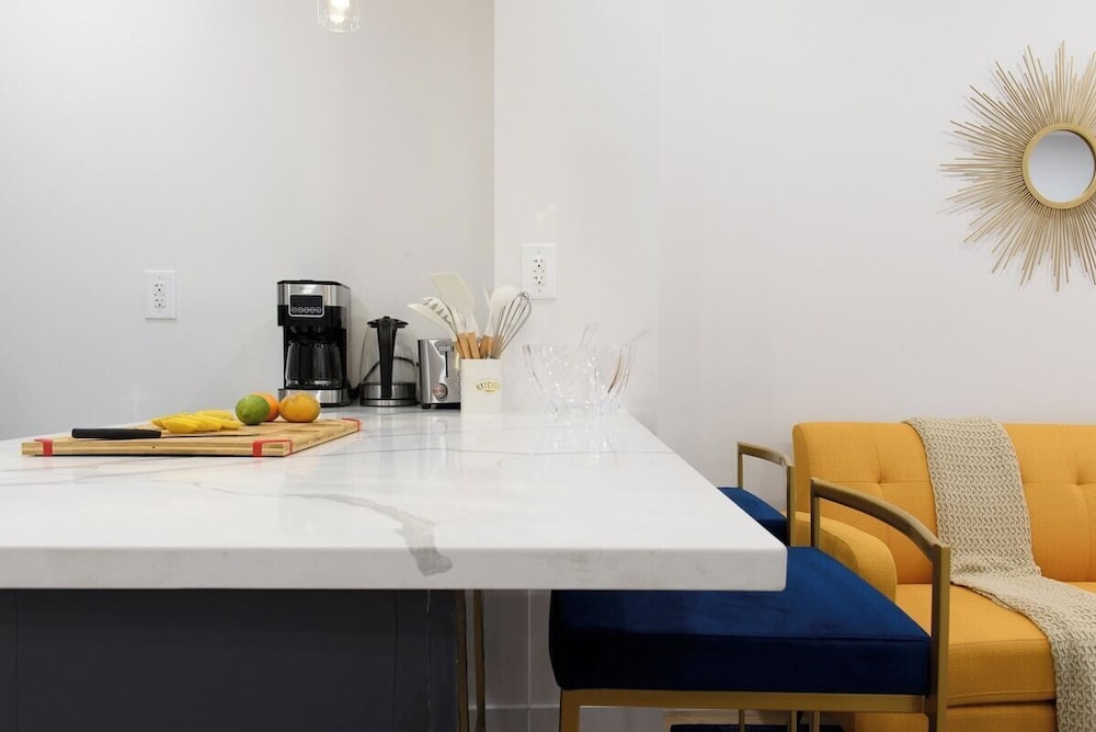 1597 New York Apt