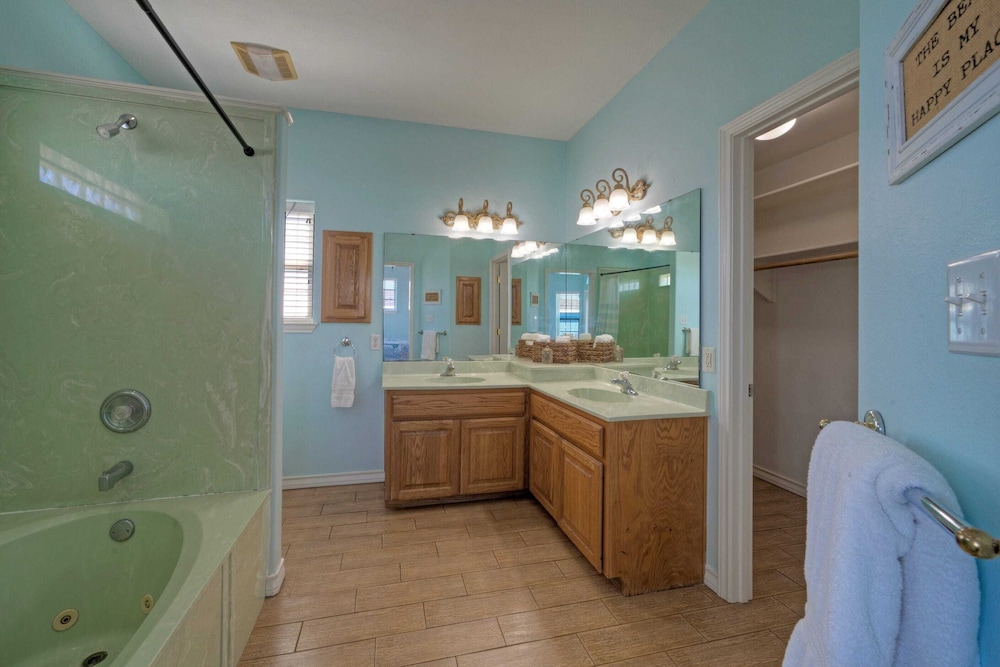Sleeps 24 2 Homes w/ Beach Boardwalk Access & Deck Views Steps to the Beach