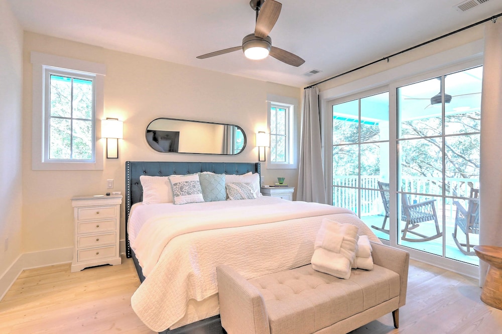 Beachside Boardwalk & Views Pool + Hot Tub 202 on the Sound