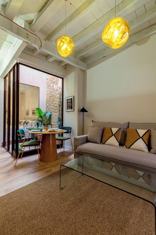 One&Lux Casa Barrabas