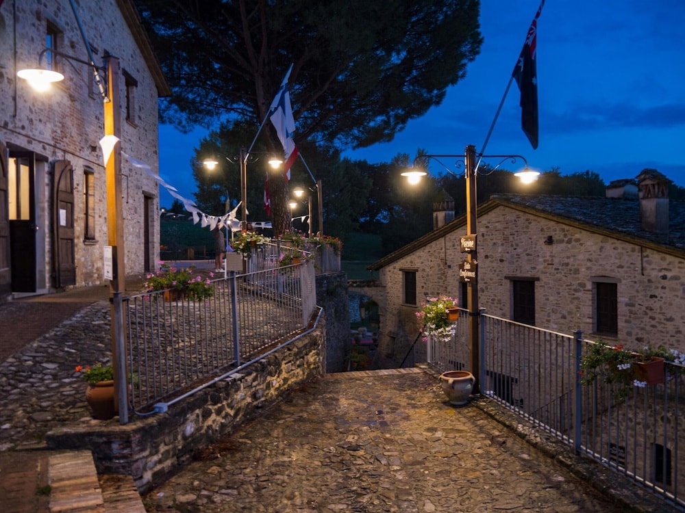 Agriturismo Borgo Pulciano in Montone photo 3