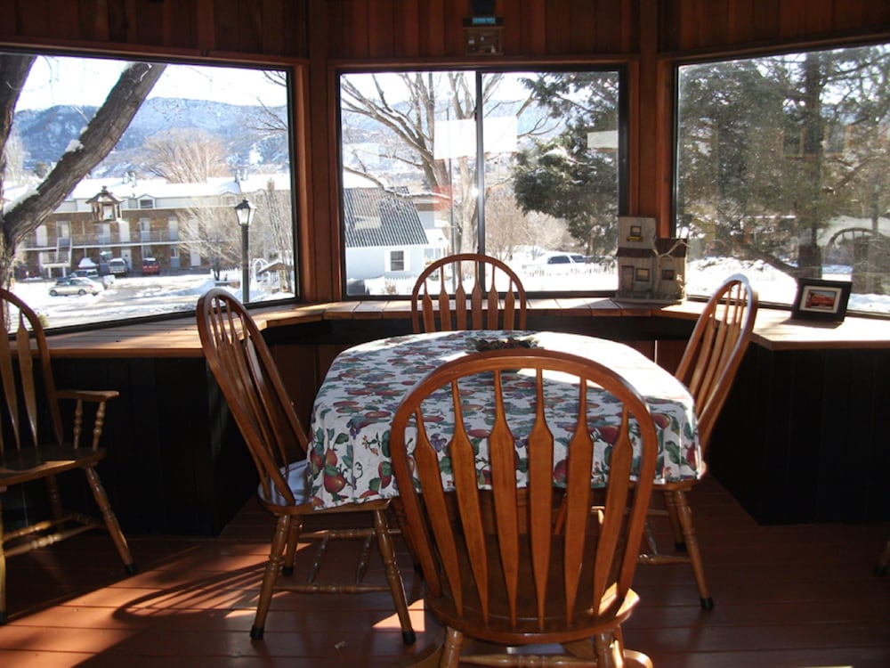 Caboose Motel