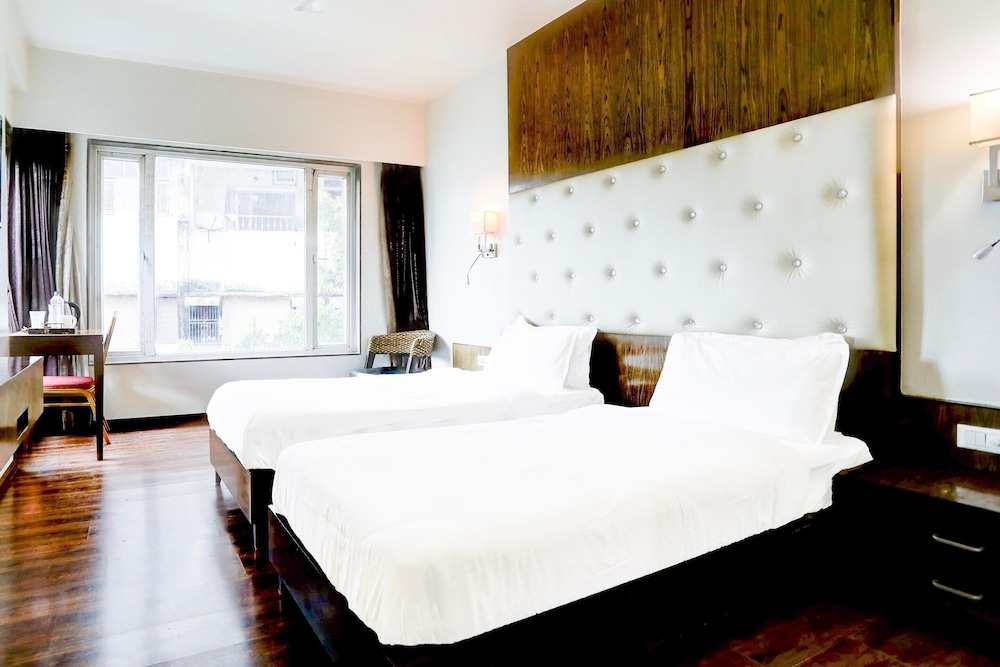 Stylish & Modern Stays at Palette River Front