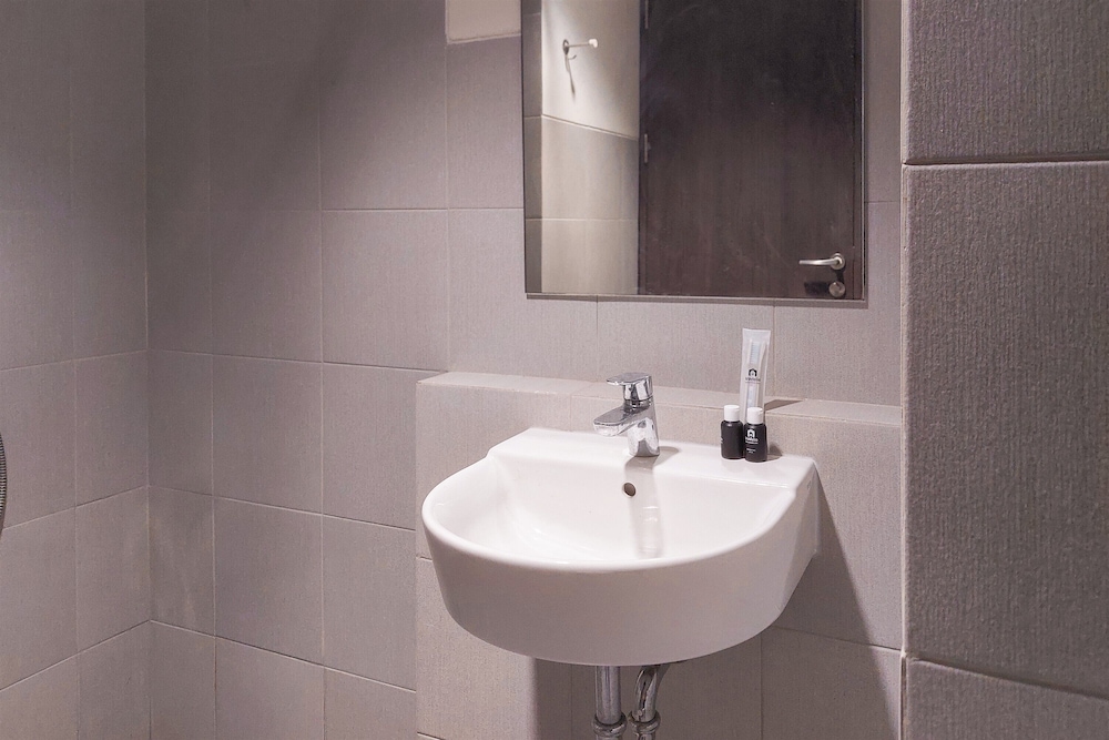 Cozy Studio Apartment at Bintaro Icon