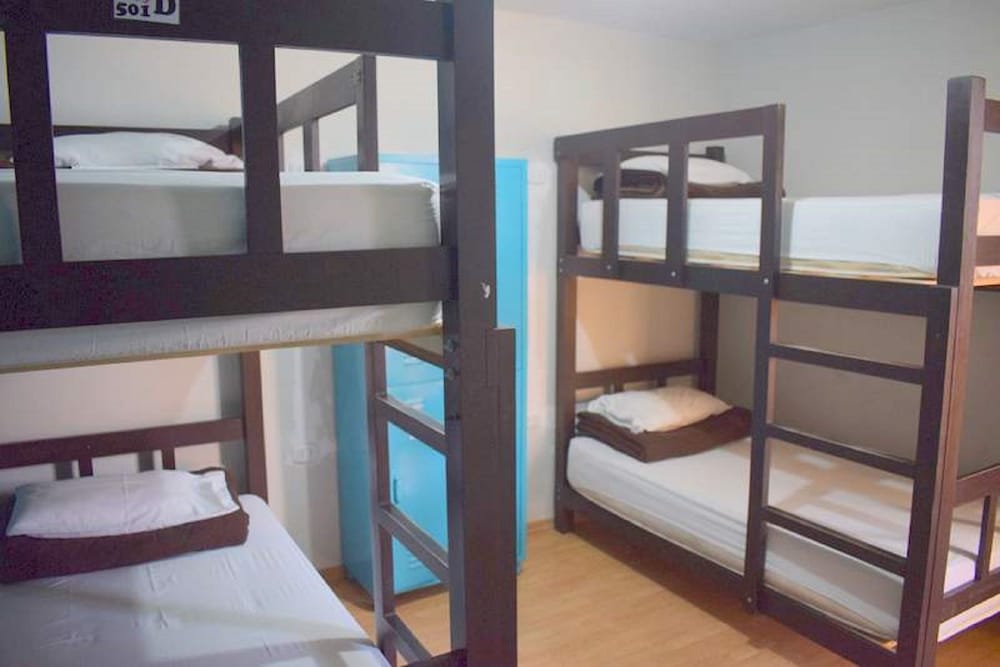 Mango Hostel Bed & Breakfast