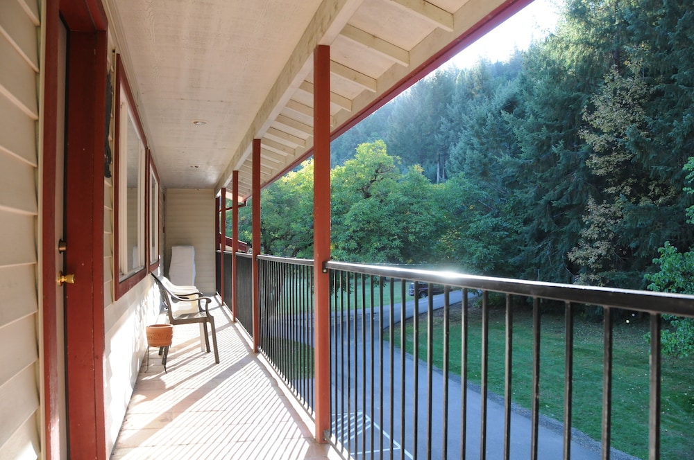 Morrison's Rogue River Lodge