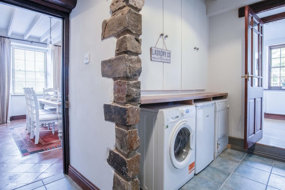 Tregoyr - 3 Bedroom Holiday Home - St Florence