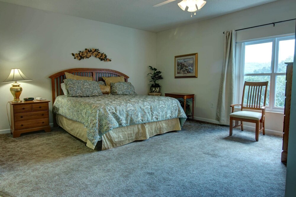 Whispering Pines 521 view 4