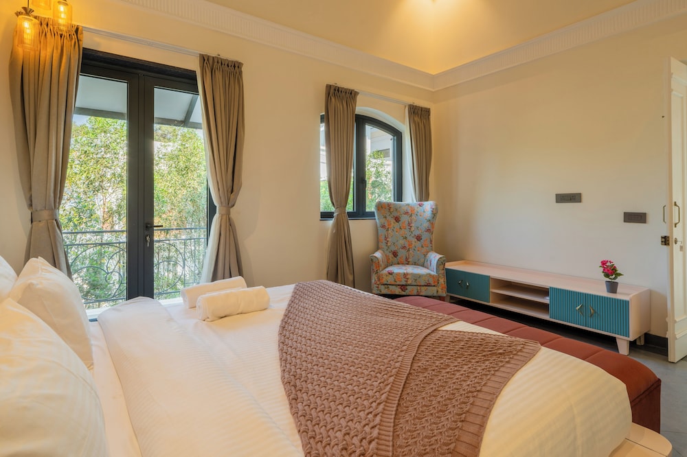 ELIVAAS Laguna Camellia | Luxe 4 BHK Villa Near Popular Beaches with Private Pool