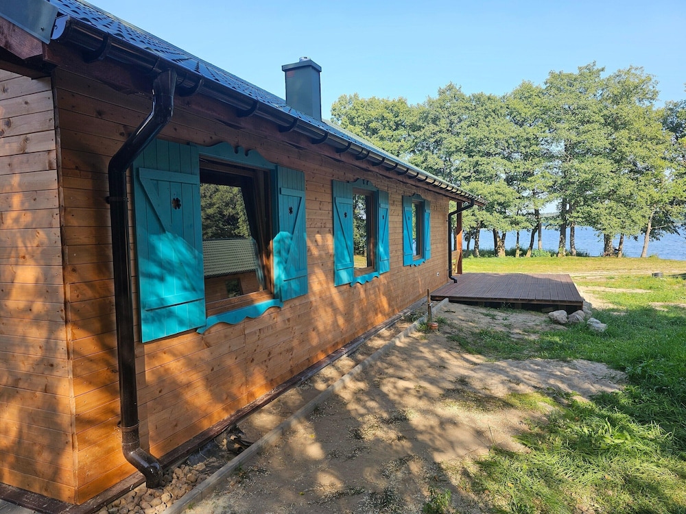 Holiday Homes With a Private Beach on the Lake