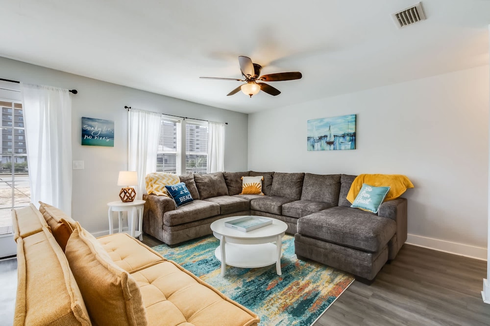 Sel De Vie 6 BR Sleeps 18 dog Friendly