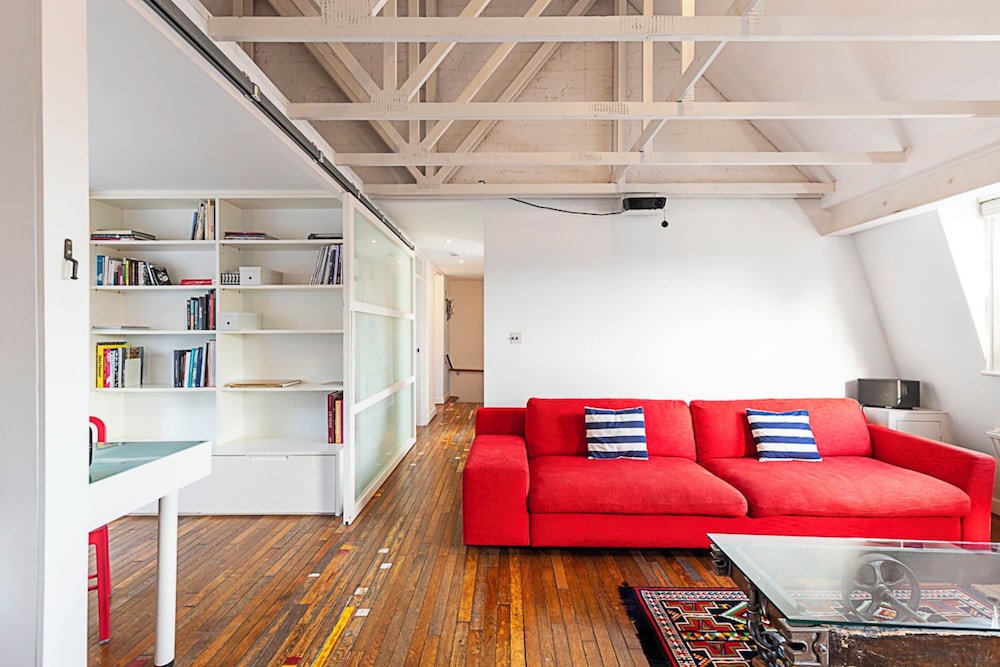 Charming Loft in Islington - Stunning View!