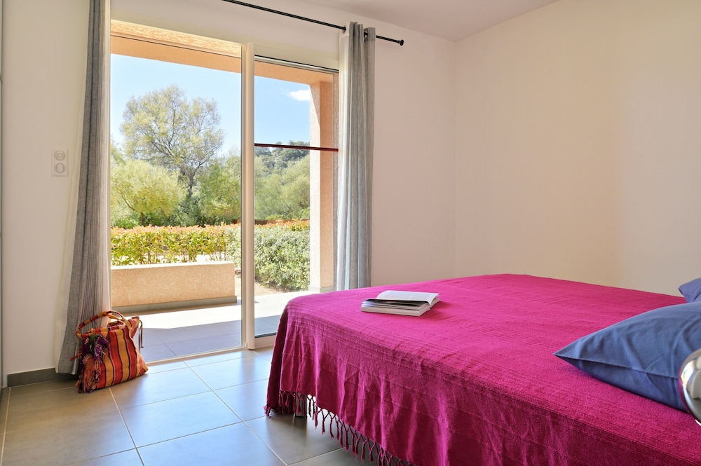 Résidence Roc e Mare casa vacaciones Casaglione — hotel room