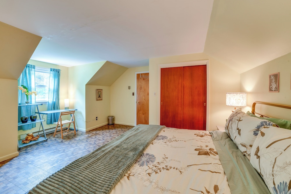 Serene Duplex w/ On-site Brook in Callicoon Center