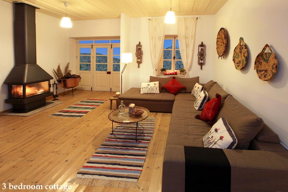 Kalopanayiotis Cottage