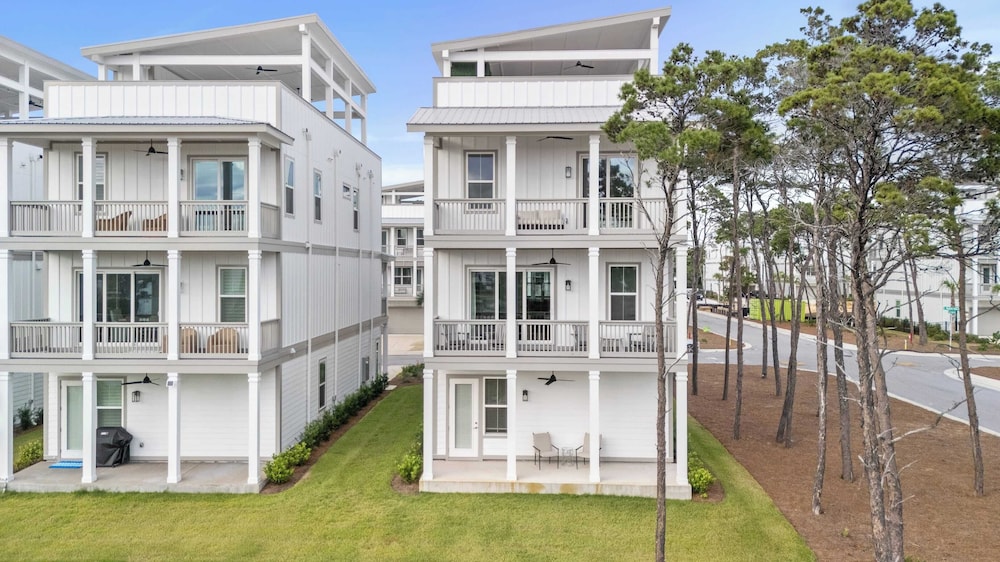 Rooftop Deck w/ Ocean View, Pool, Walk to Beach! Coastal Canopy by Avantstay