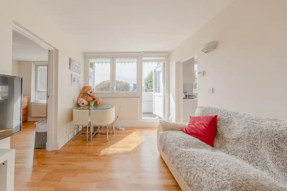 Cosy 3 Bedroom Flat in North London