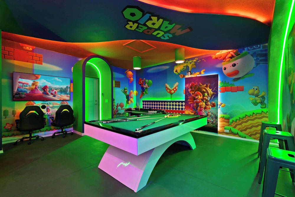 Luxurious Windsor Cay Villa Private Pool, Epic Game Room & Minutes to Disney!