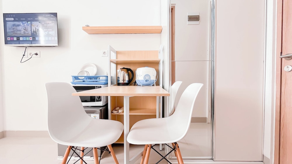 Comfortable Studio Room (No Kitchen) at Bandaraya - Tallasa City Makassar Apartment