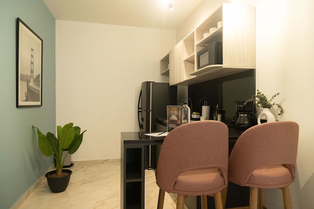w Flawless 1BR w AC Near Ciudad Amurallada