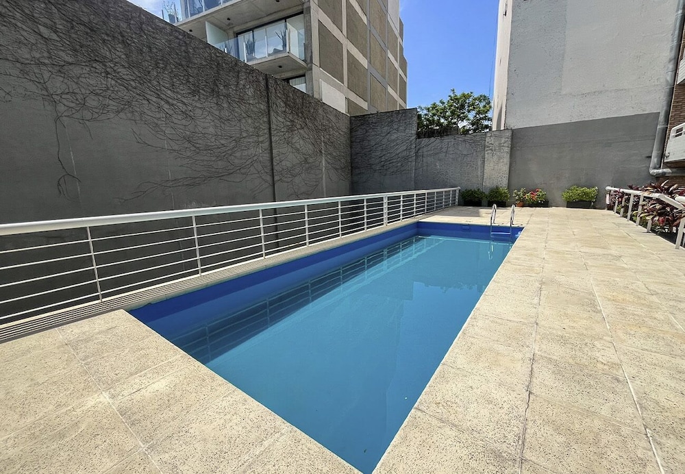 RentUp - Dpto con balcón y piscina