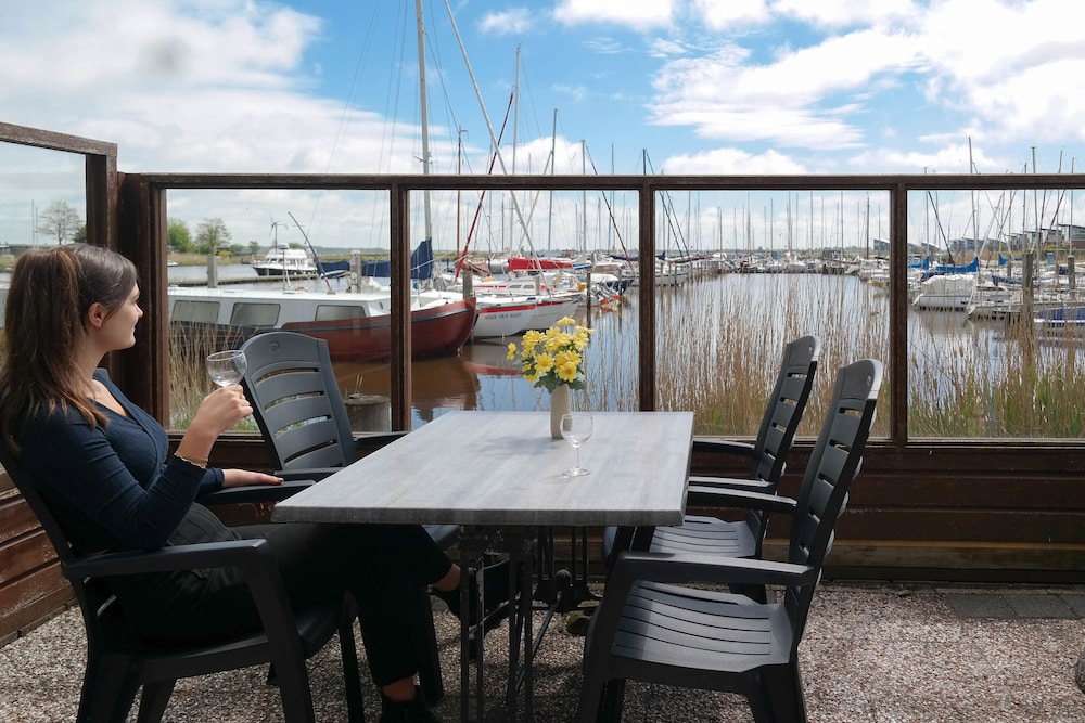6 Pers - Chalet Emma Located at the Lauwersmeer With own Fishing Pier