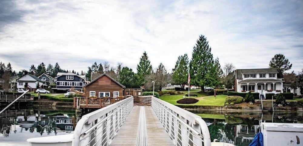 The Maritime Inn