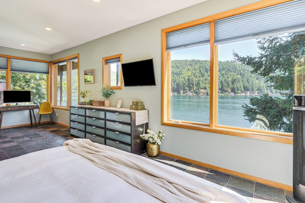 Modern Summit Lake Escape - Spacious Deck w/ View!