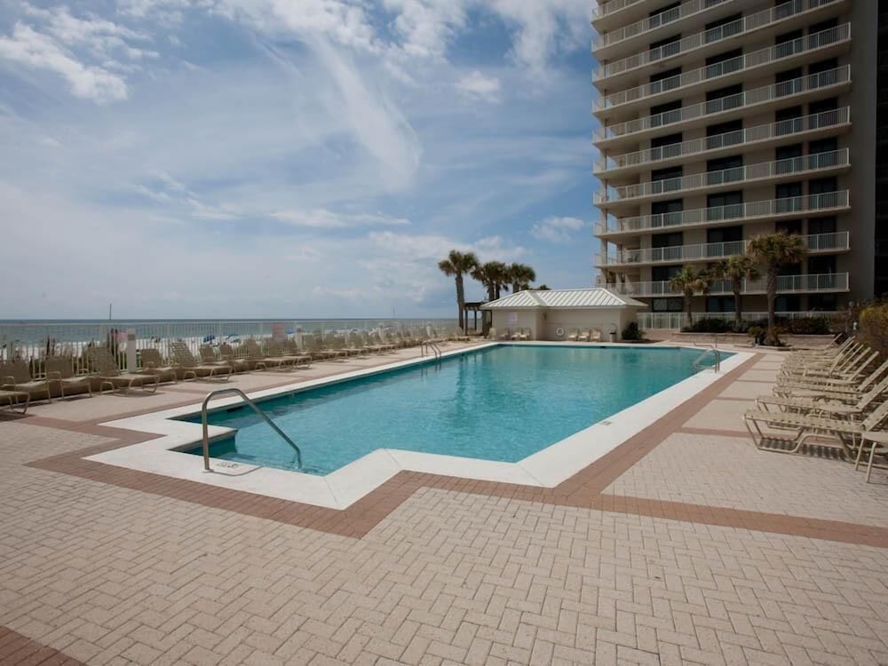 Pelican Pointe 805
