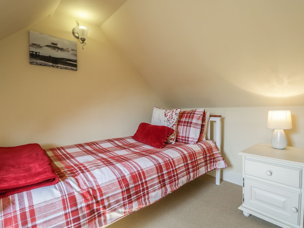 Sea Breeze Cottage view 5