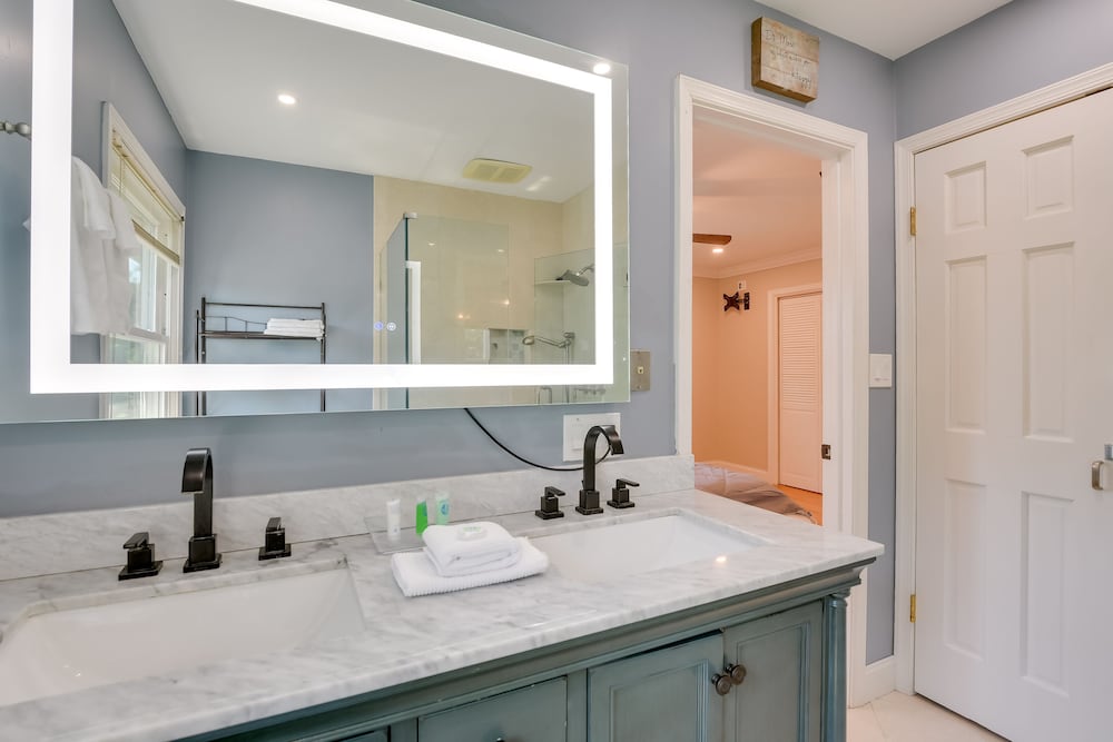 Rockville Home: Patio Oasis, Fireplace, Near DC! - Property Image 8