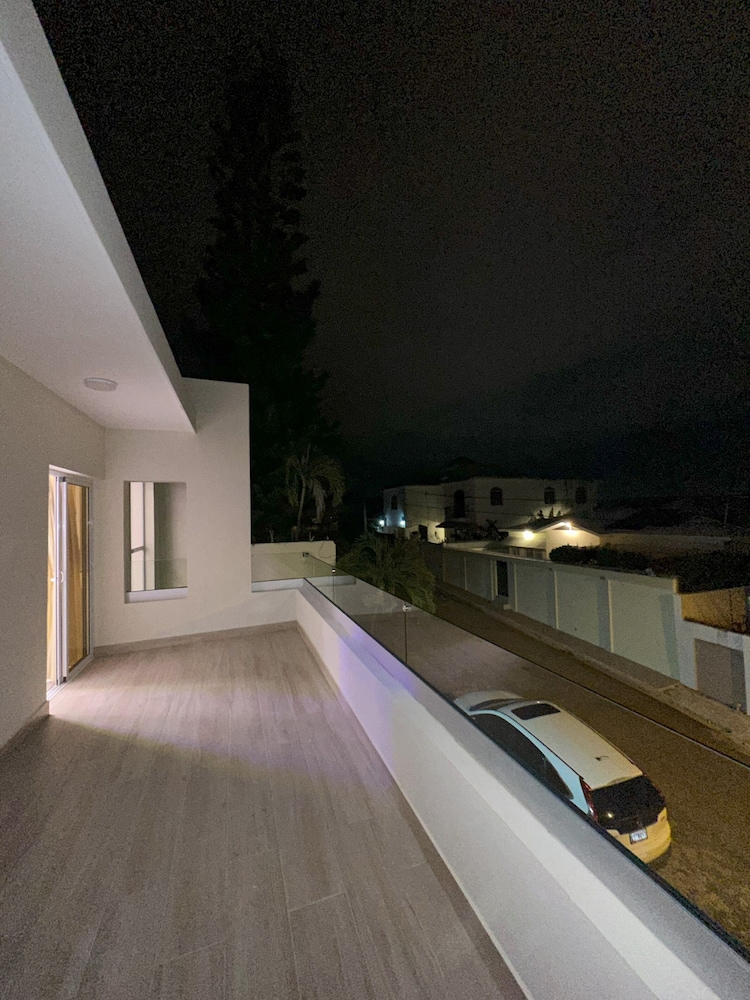 Luxury Villa-Sunny BlueSky W/Ocean-Mtn View