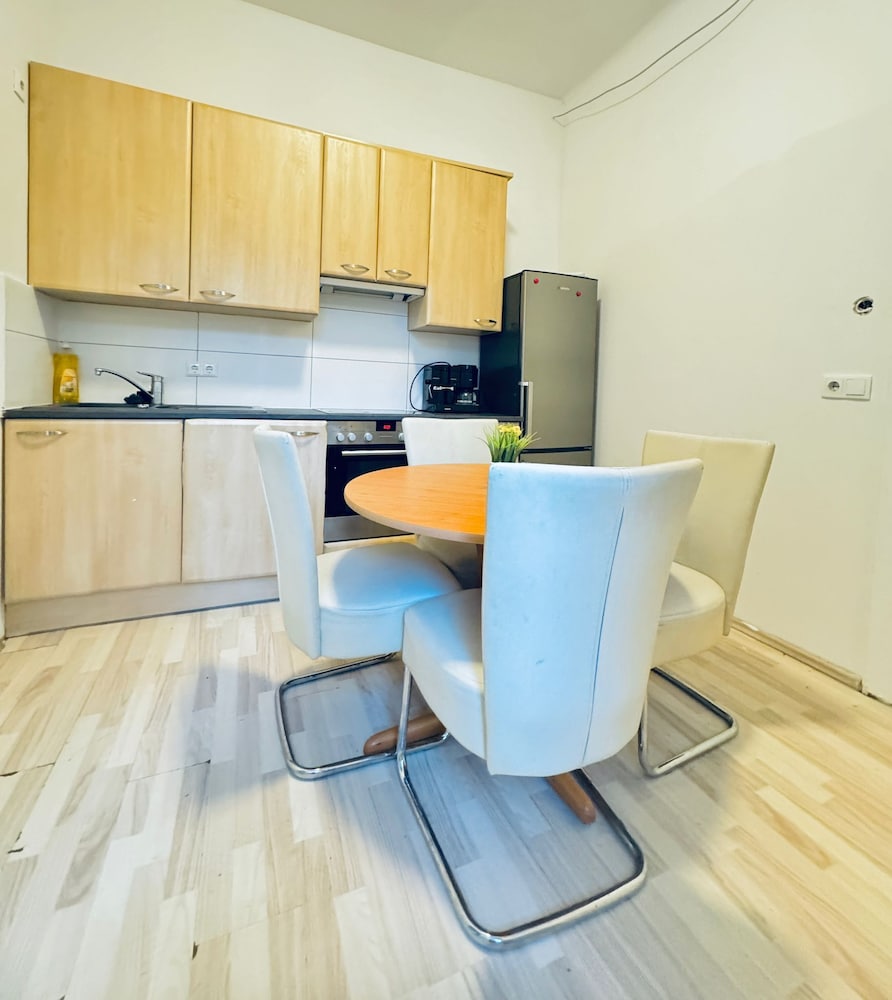 3BR Stay for 6P Near FAC Platz