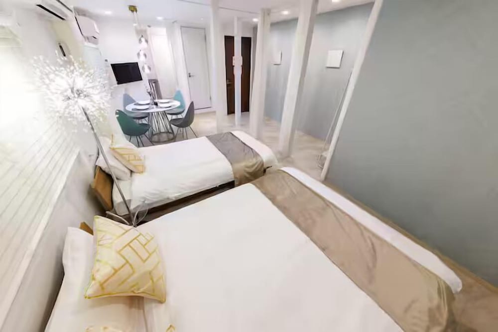 Kuromon Central Self Inn302