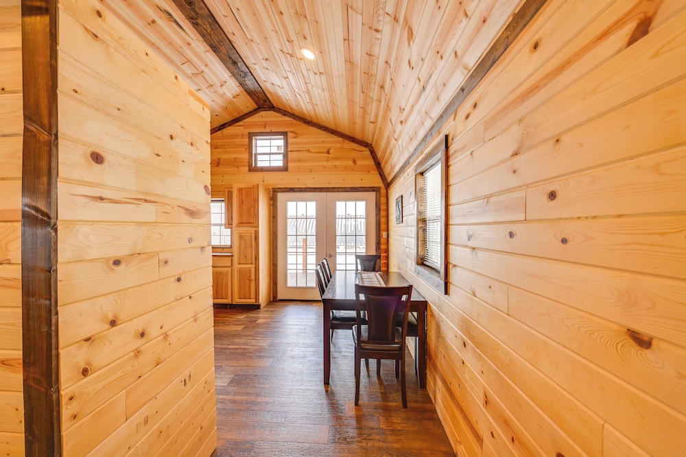 Near Hunting: Cozy Cabin w/ Deck in Grass Range!