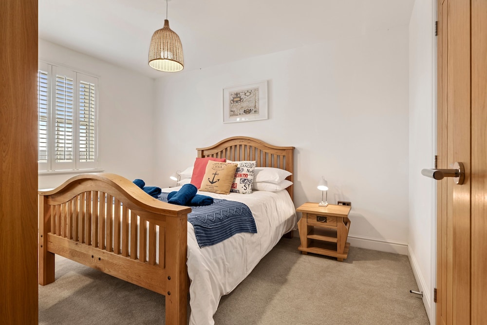 Maes-y-berllan - Close to Village and Beach